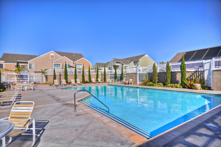 Niguel Beach Terrace Community Pool | Dana Point Real Estate